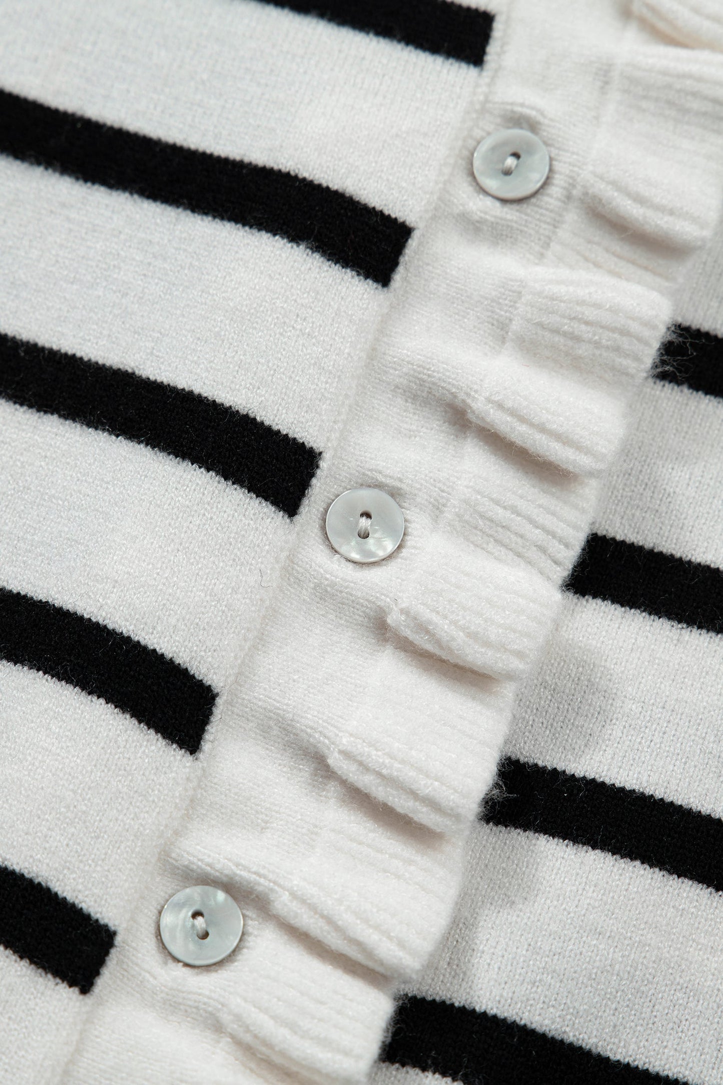BW Buttoned Cardigan